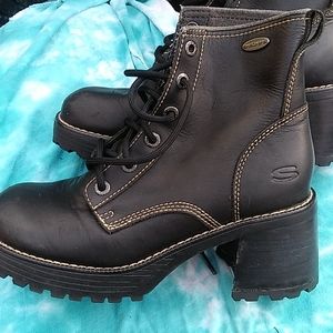Black Sketchers Chunky heel boots. Size 8